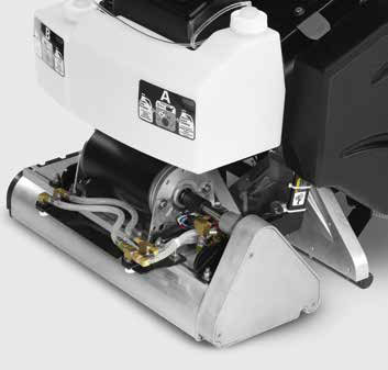 large area carpet cleaning machine