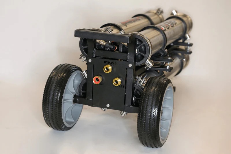 RHG T-4060-KIT-22 Tucker T-4060 4-Stage RO/DI System Kit w/ Hose Reel and Tucker-BRAVO Water Fed Pole 25ft Reach