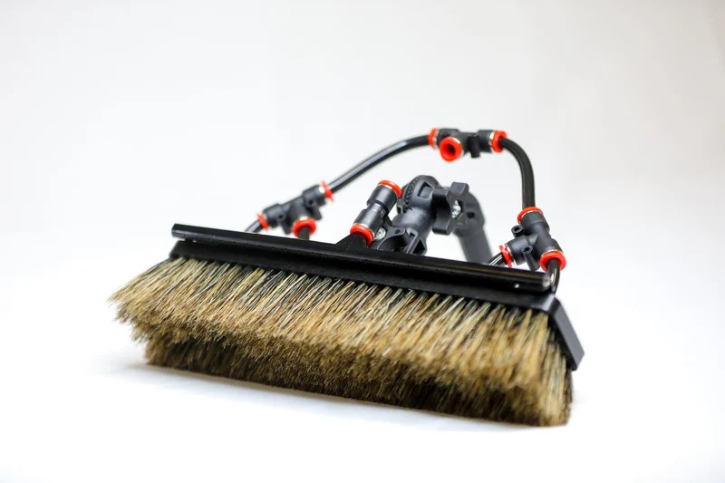 RHG T-12ALPHA-BB-STD Tucker Water Fed Brush │ Alpha Premium Boar Brush - 4 Pencil Jets, Rinse Bar and Swivel Neck Standard 11in x 3in