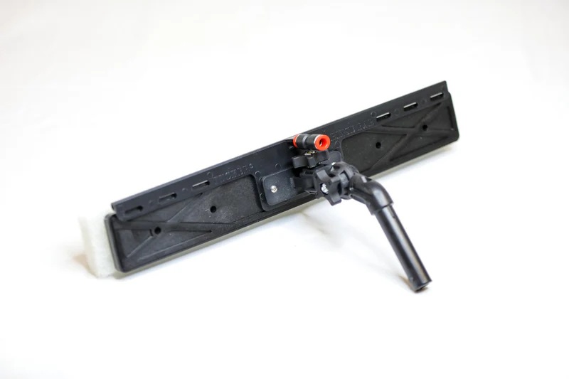 RHG T-ALPHA-SCRUB-XL Tucker Alpha Scrubber Water Fed Brush - Commercial Grade Polyester Pad and Rinse Bar 17in x 3in