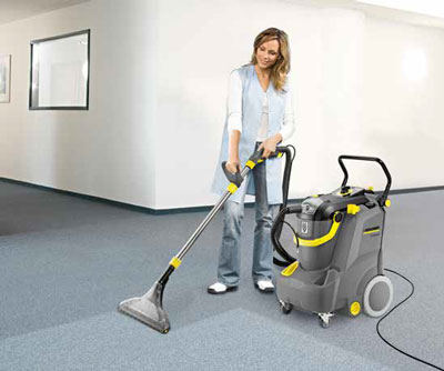 Industrial carpet cleaning machine