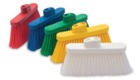 Upright Brooms: Plastic